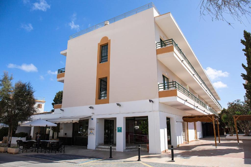 Το κτήριο όπου στεγάζεται  το ξενοδοχείο