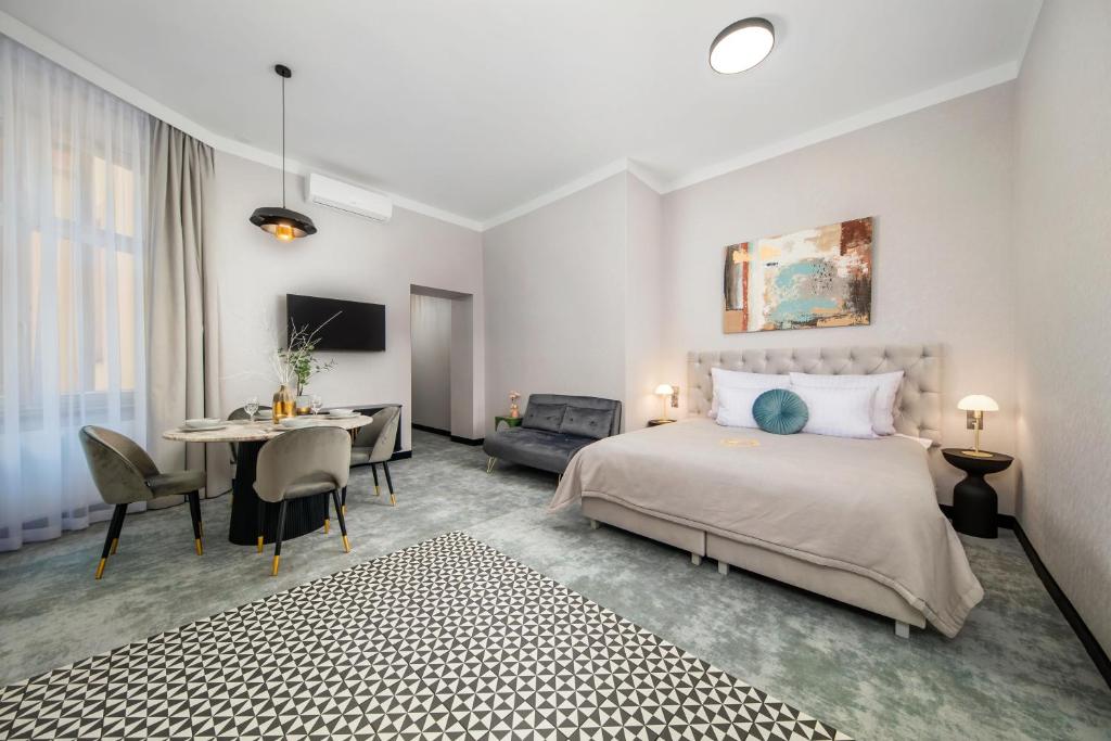 SZEWSKA 22 BOUTIQUE - Resim 12