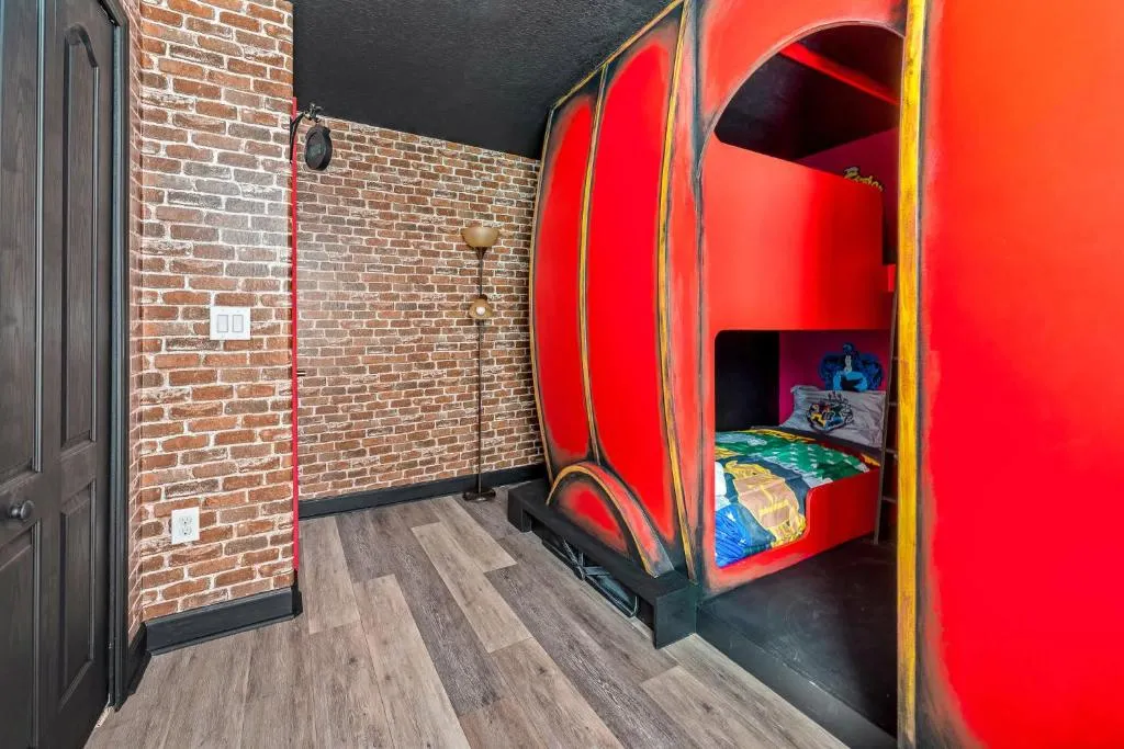 Heated Pool + Waterpark+ Game Room + Lazy River