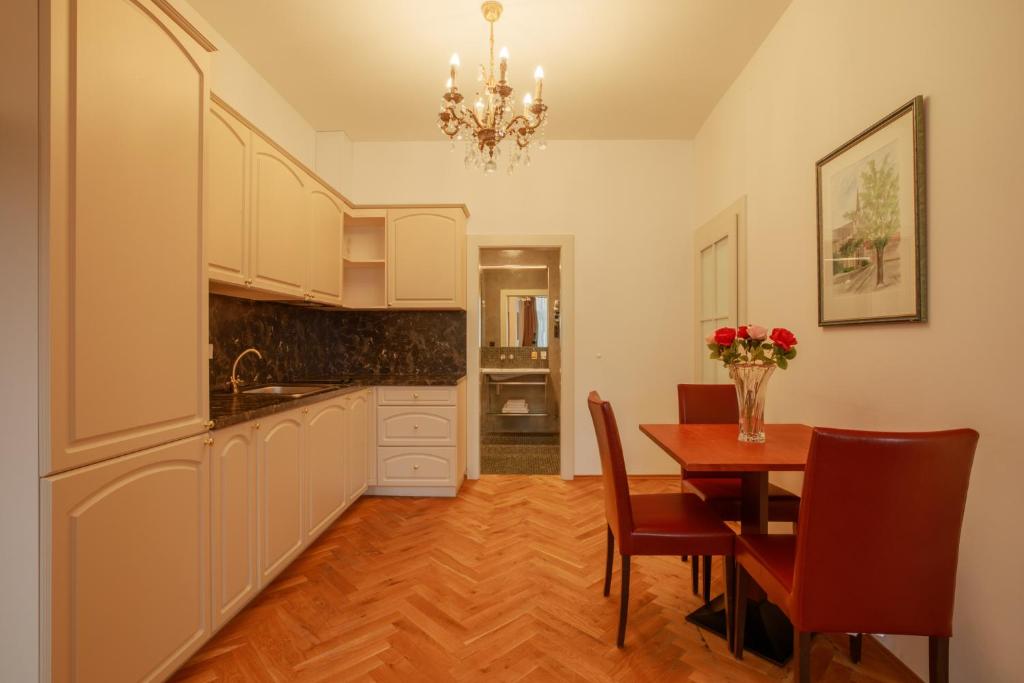 Hotel Golden Lamb - Resim 34