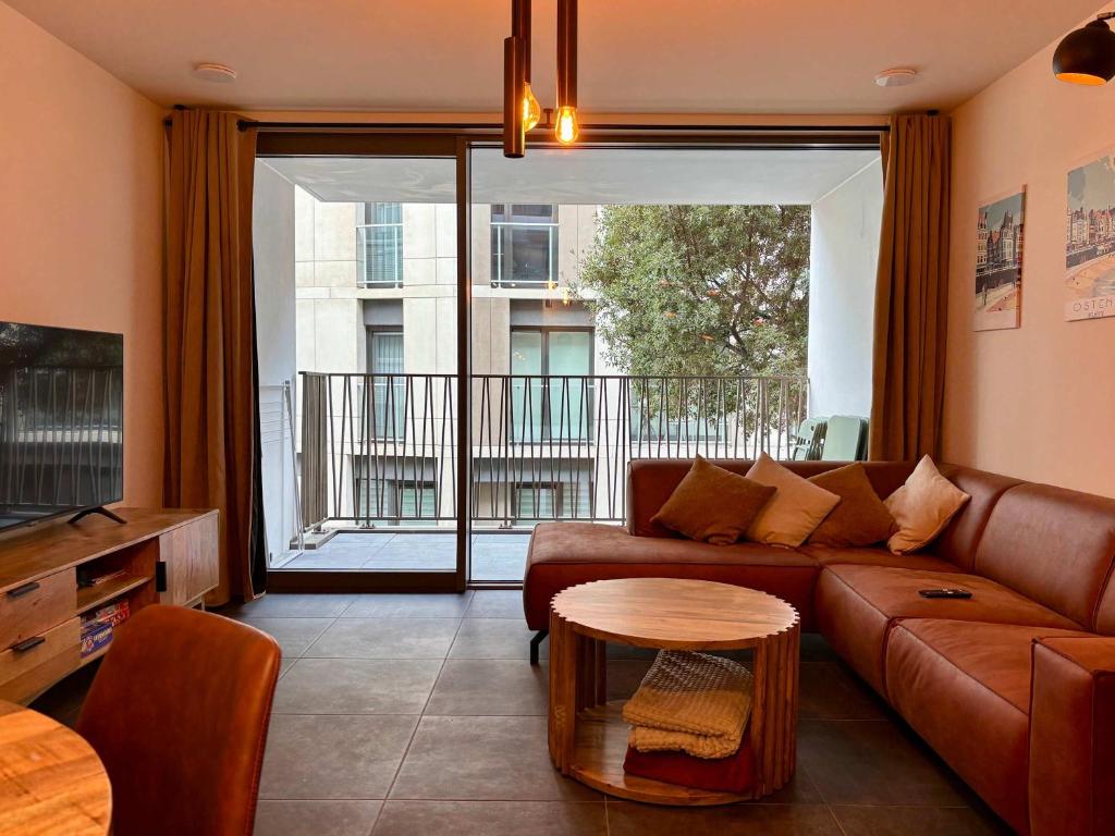 Χώρος καθιστικού στο Beach Escape at Nova Seaside Harbour View & Balcony Bliss