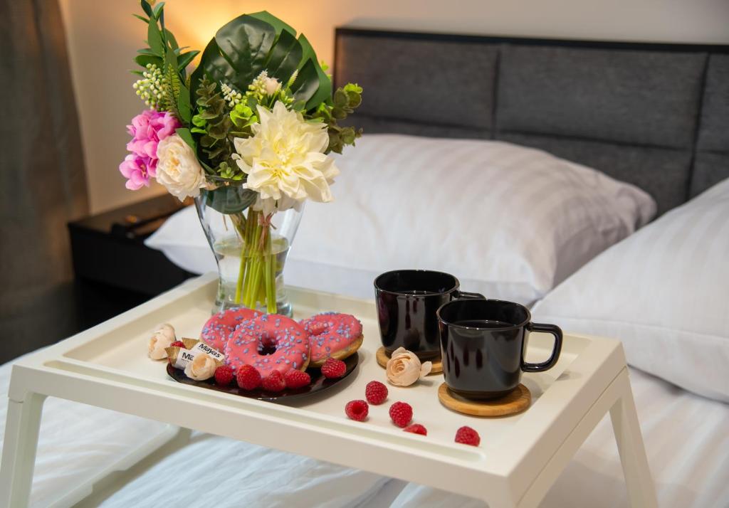 Maya's Flats & Resorts - River View - 13