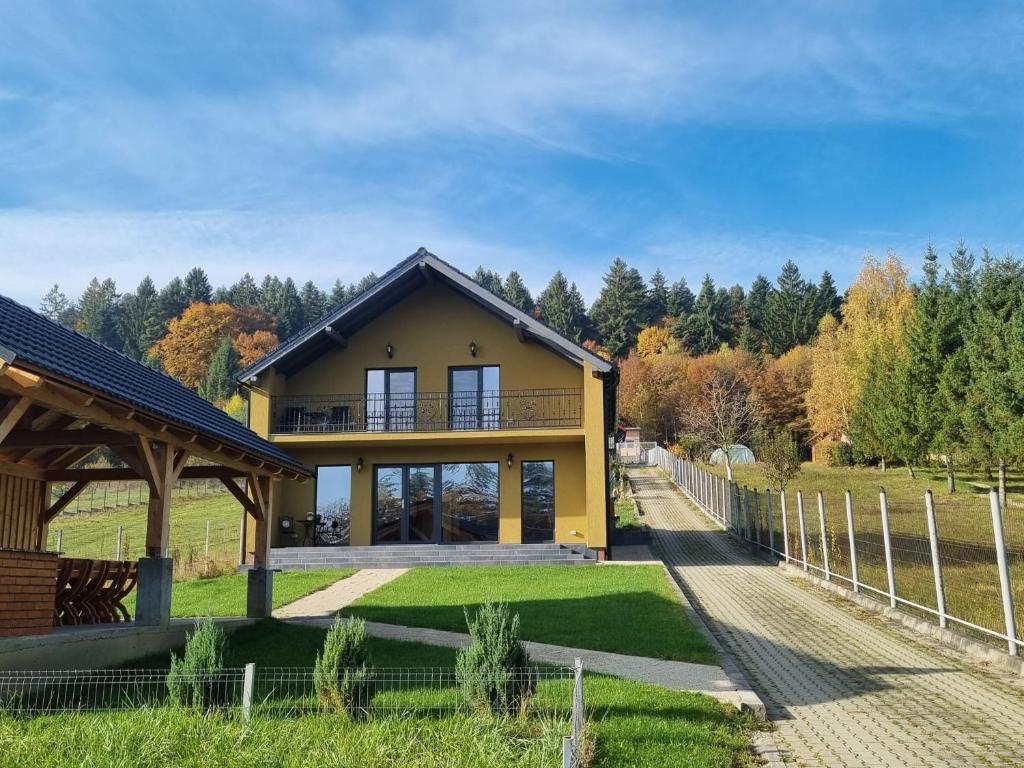 Bygningen som feriehuset ligger i