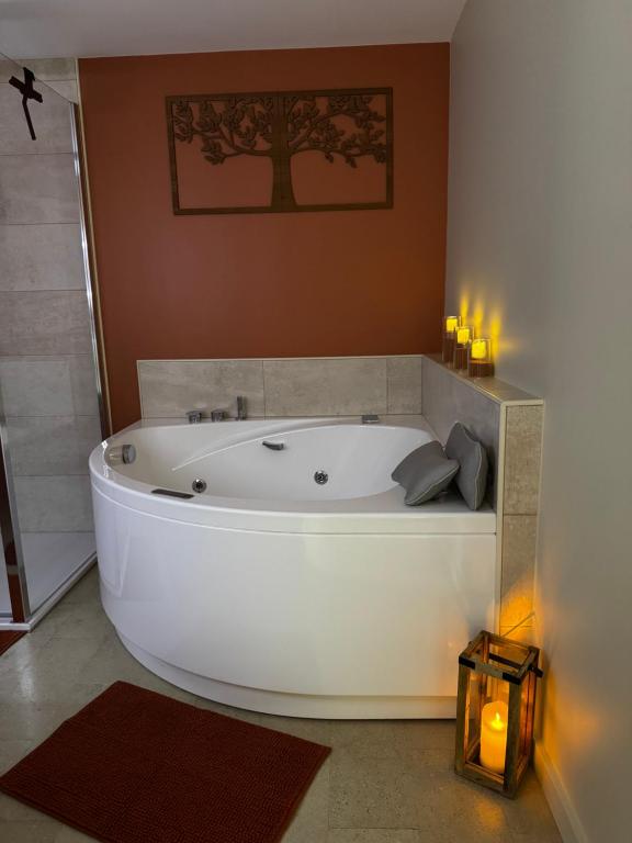 Au fil de l’Ô - King Room With Spa Bath (Chardonnay)