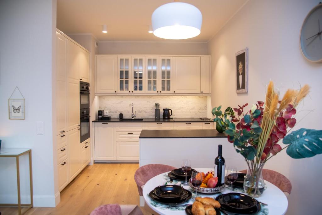 Maya's Flats & Resorts - River View - 10