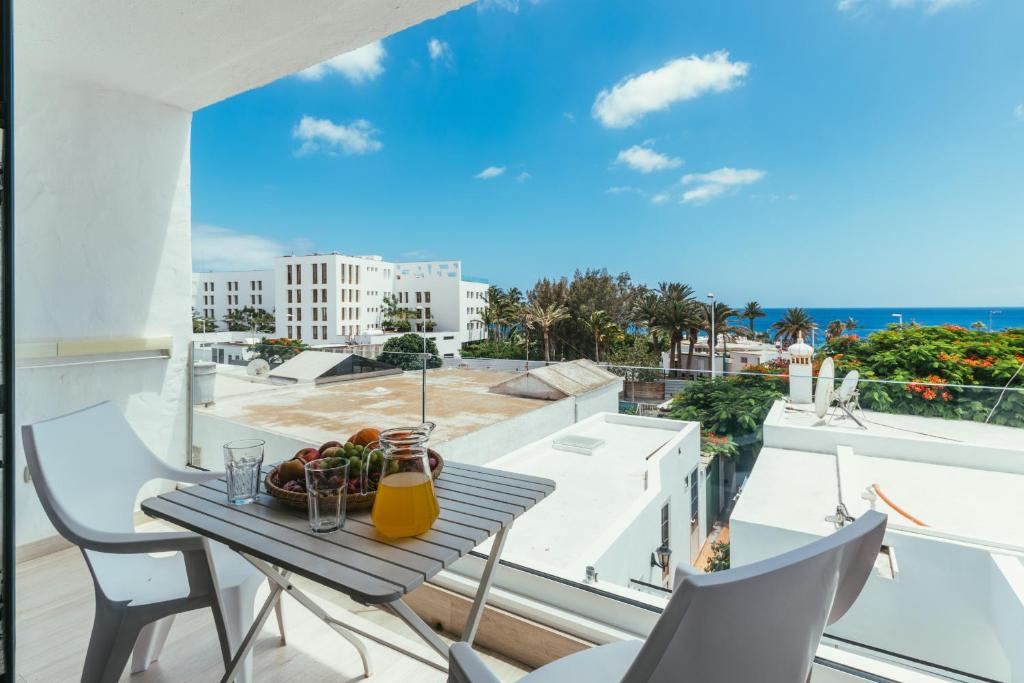 Playa Chica Balcony - Ocean Views