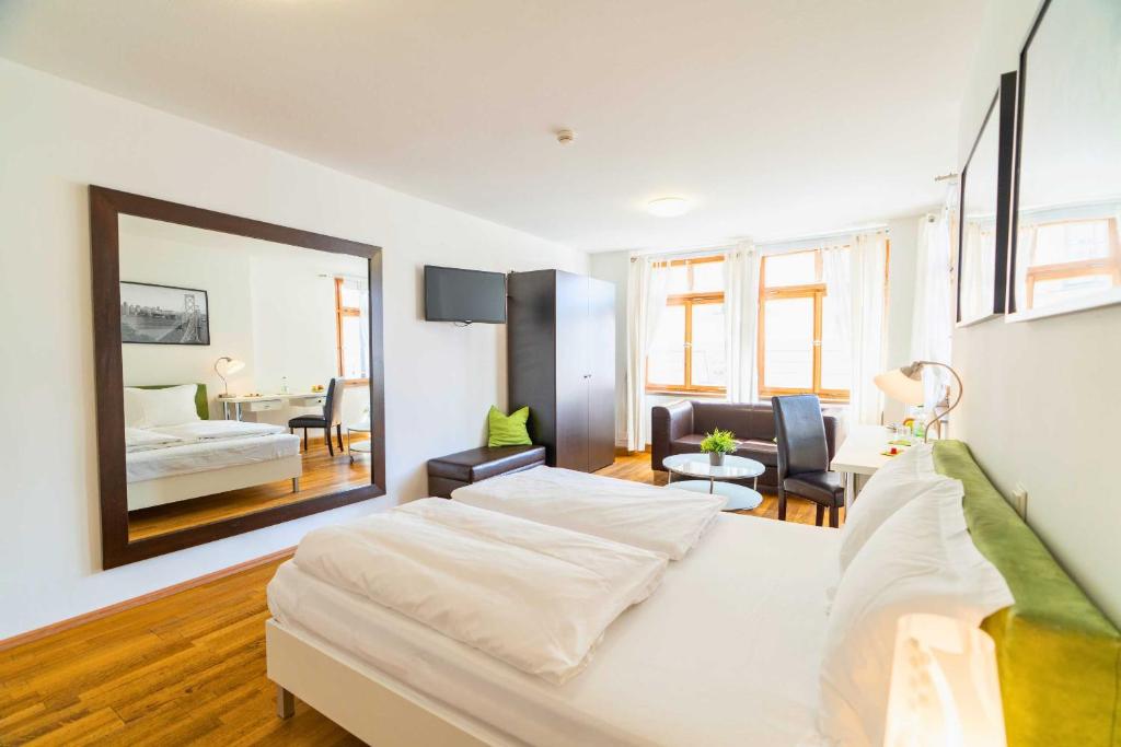 The Square Coburg - Chambre Lit Queen-Size