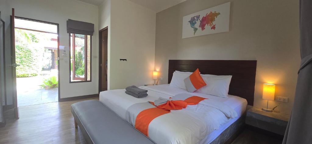 Baan Suan Rim Klong Resort - 14