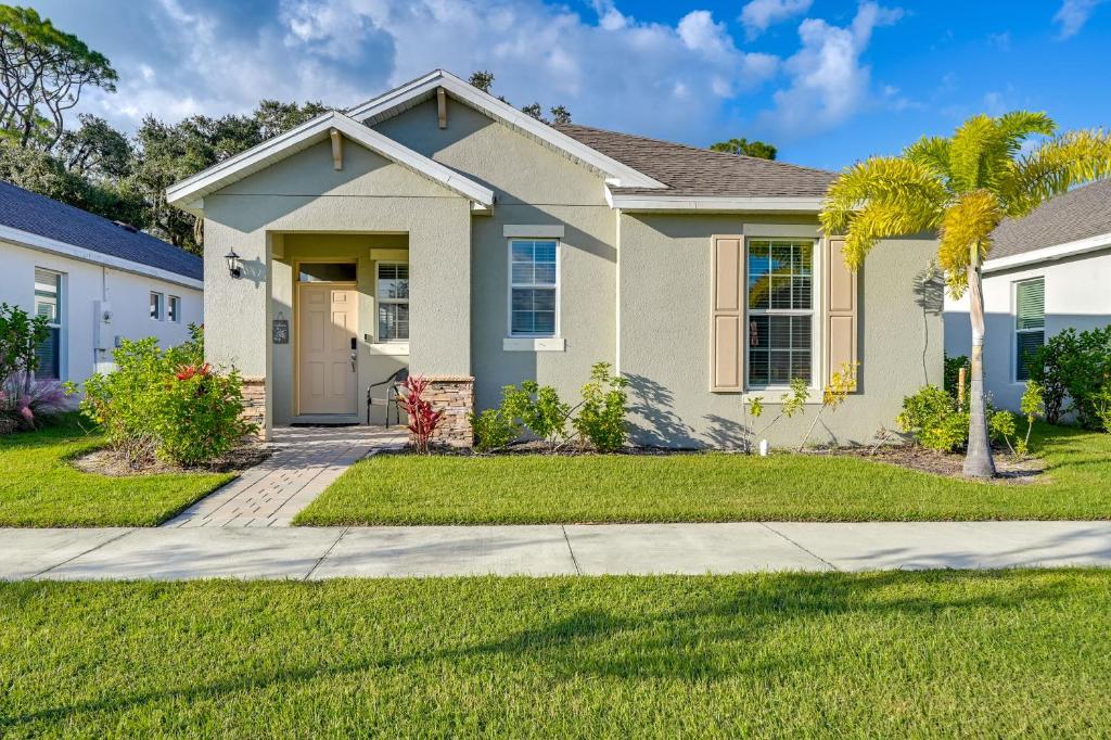 Zahrada ubytování Near River and Parks LaBelle Family Home with Patio
