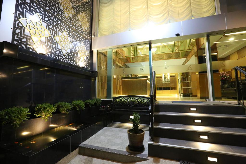 Exteriér nebo vchod ubytování RoomQuest Suvarnabhumi Airport Romklao Soi 6