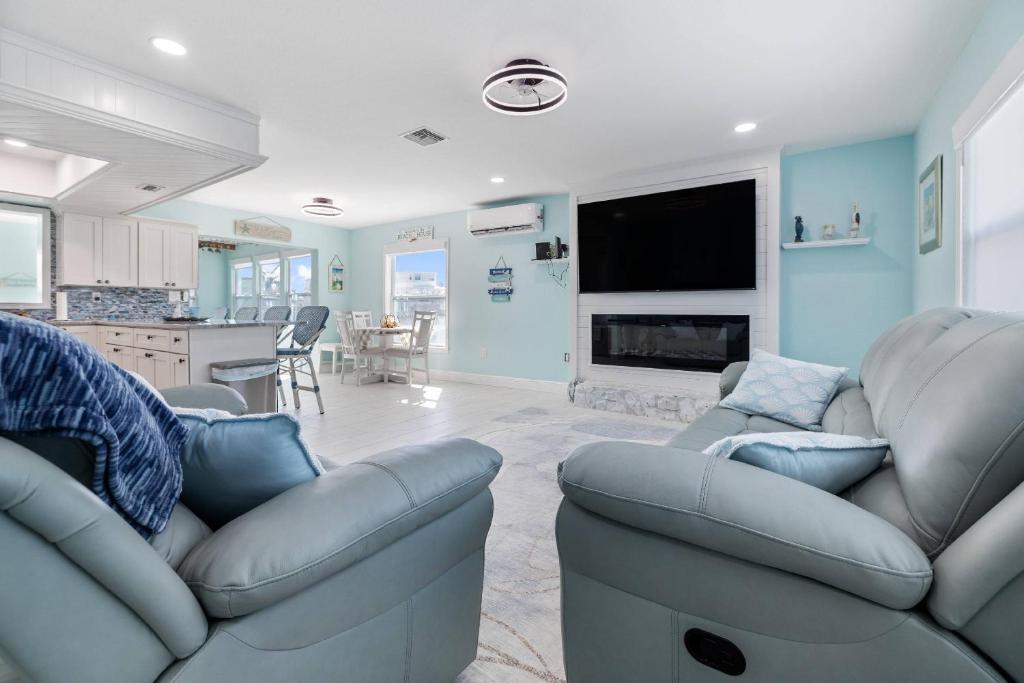 Μια τηλεόραση ή/και κέντρο ψυχαγωγίας στο Waterfront Paradise on Hernando Beach