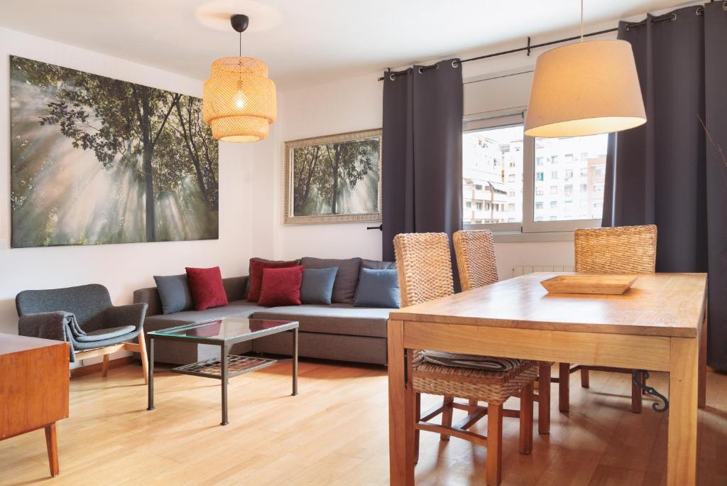 Mar Bella Beach Apartments - 18