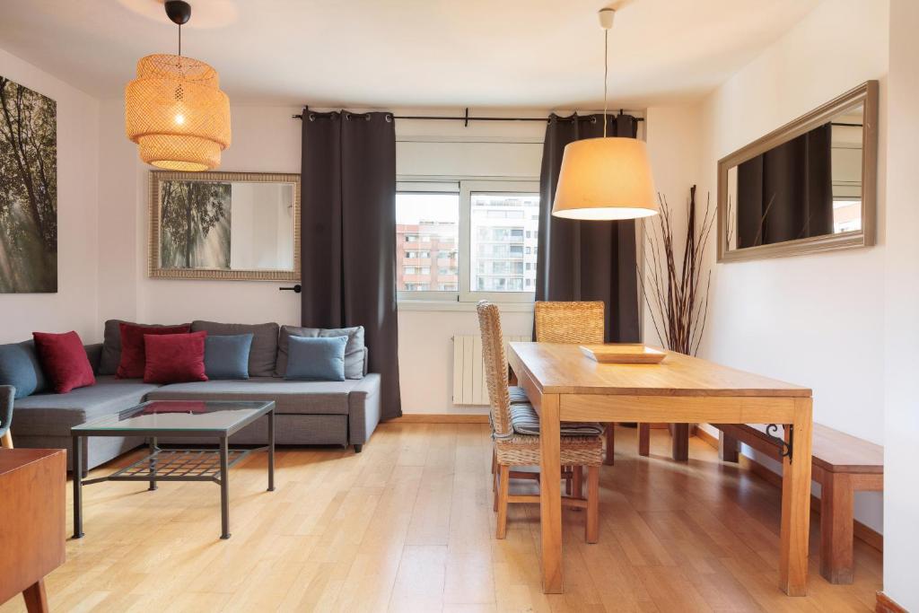 Mar Bella Beach Apartments - 19