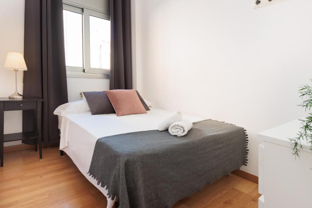 Mar Bella Beach Apartments - 9