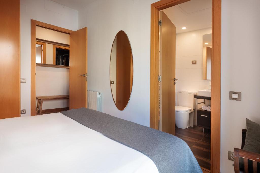 Mar Bella Beach Apartments - 14