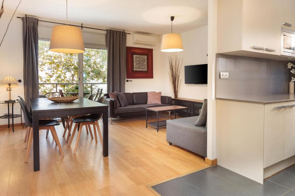 Mar Bella Beach Apartments - 1