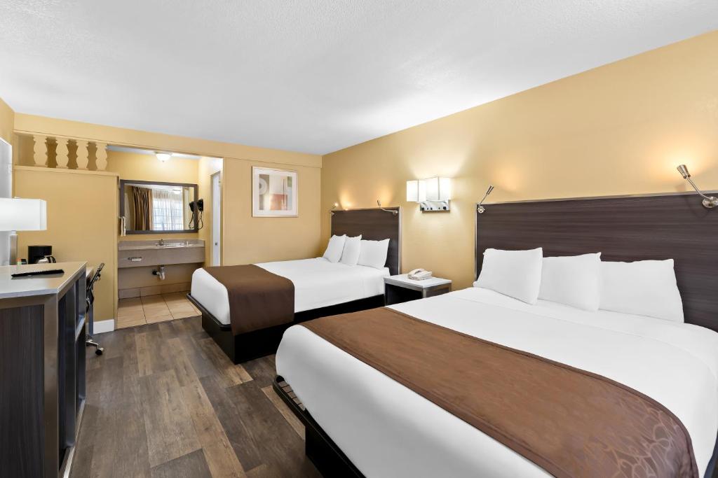 Americas Best Value Inn and Suites Flagstaff photo
