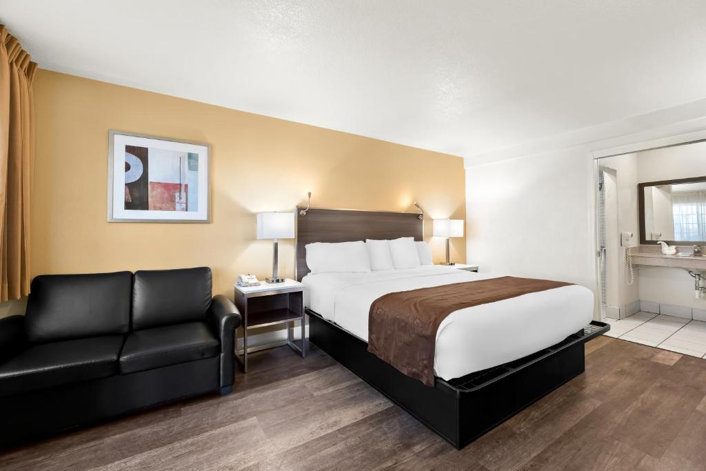 Americas Best Value Inn and Suites Flagstaff photo