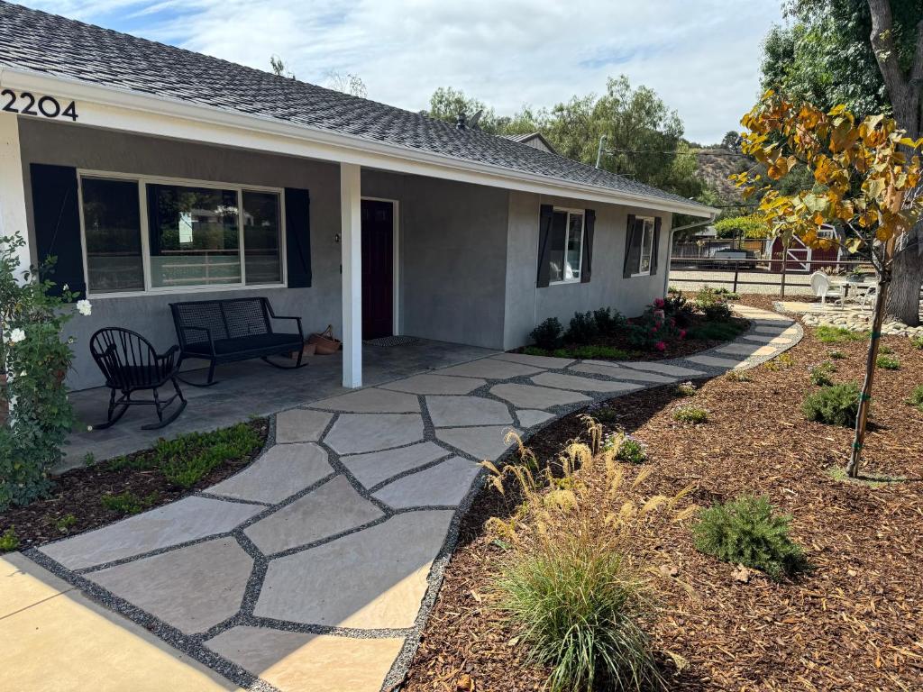 Κήπος έξω από το Alma Los Olivos