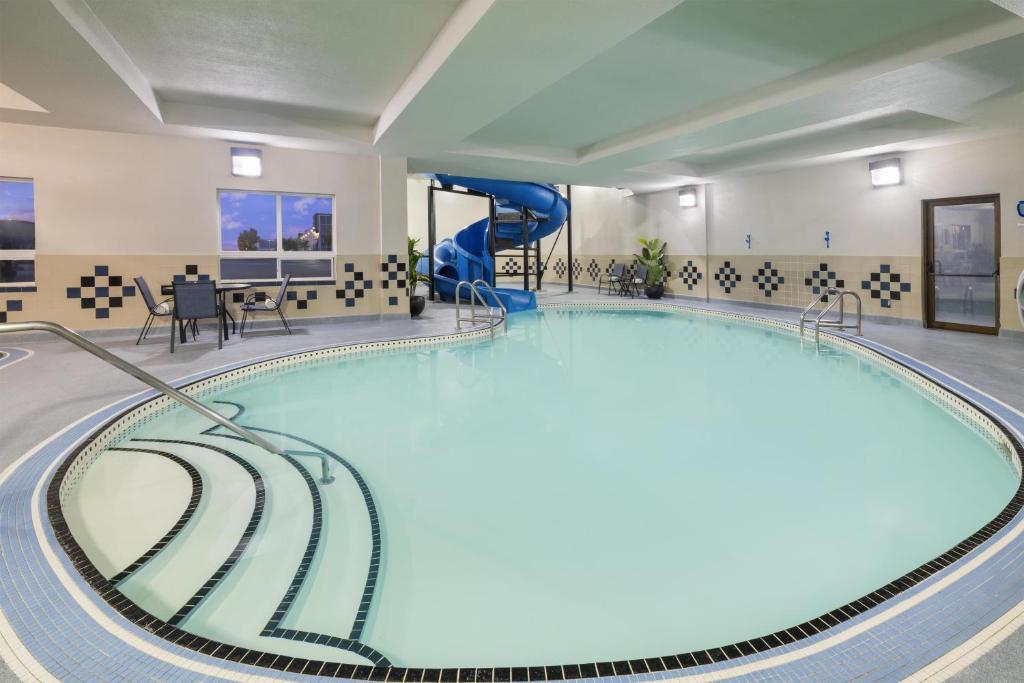 Best Western Premier Freeport Inn Calgary Airport - Resim 8