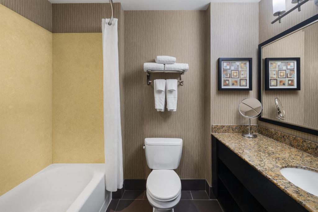 Best Western Premier Freeport Inn Calgary Airport - Resim 37