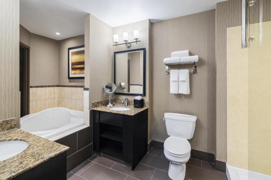 Best Western Premier Freeport Inn Calgary Airport - Resim 40