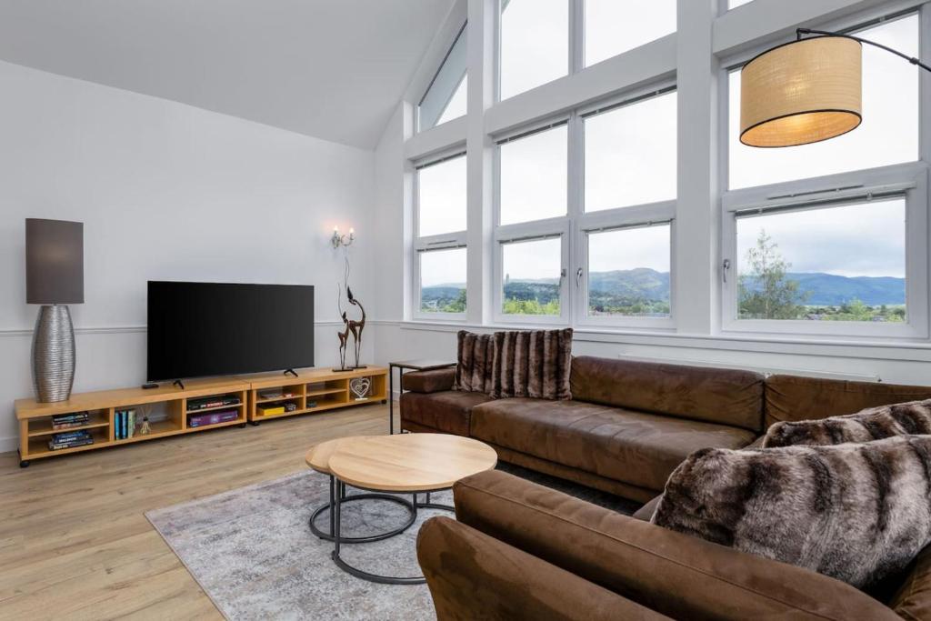 Χώρος καθιστικού στο The Stirling Penthouse - Free Parking