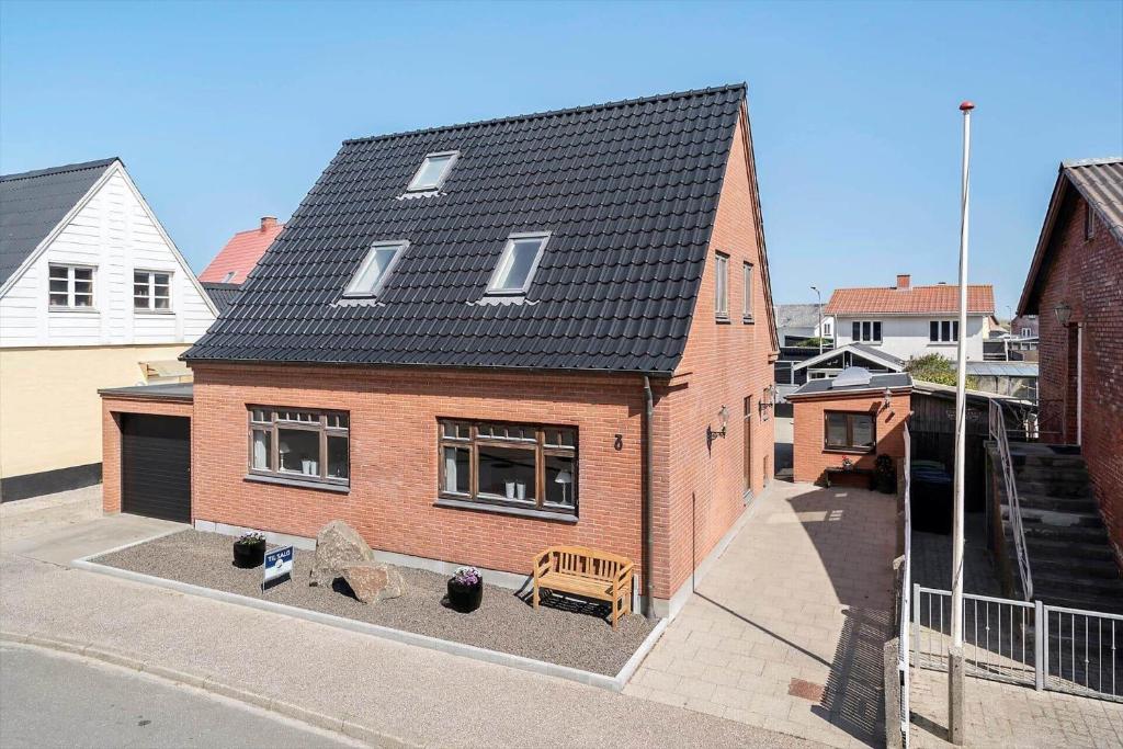 Το κτήριο όπου στεγάζεται  η παραθεριστική κατοικία