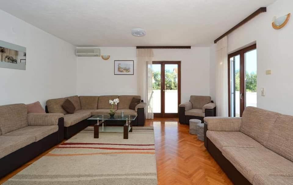 House DD with heated pool