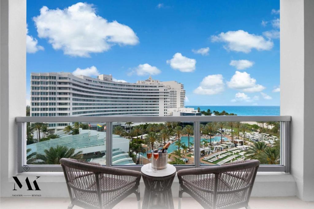 Image showcasing FontaineBleau Resort Balcony w Pool & Ocean View, Miami Beach (updated ...