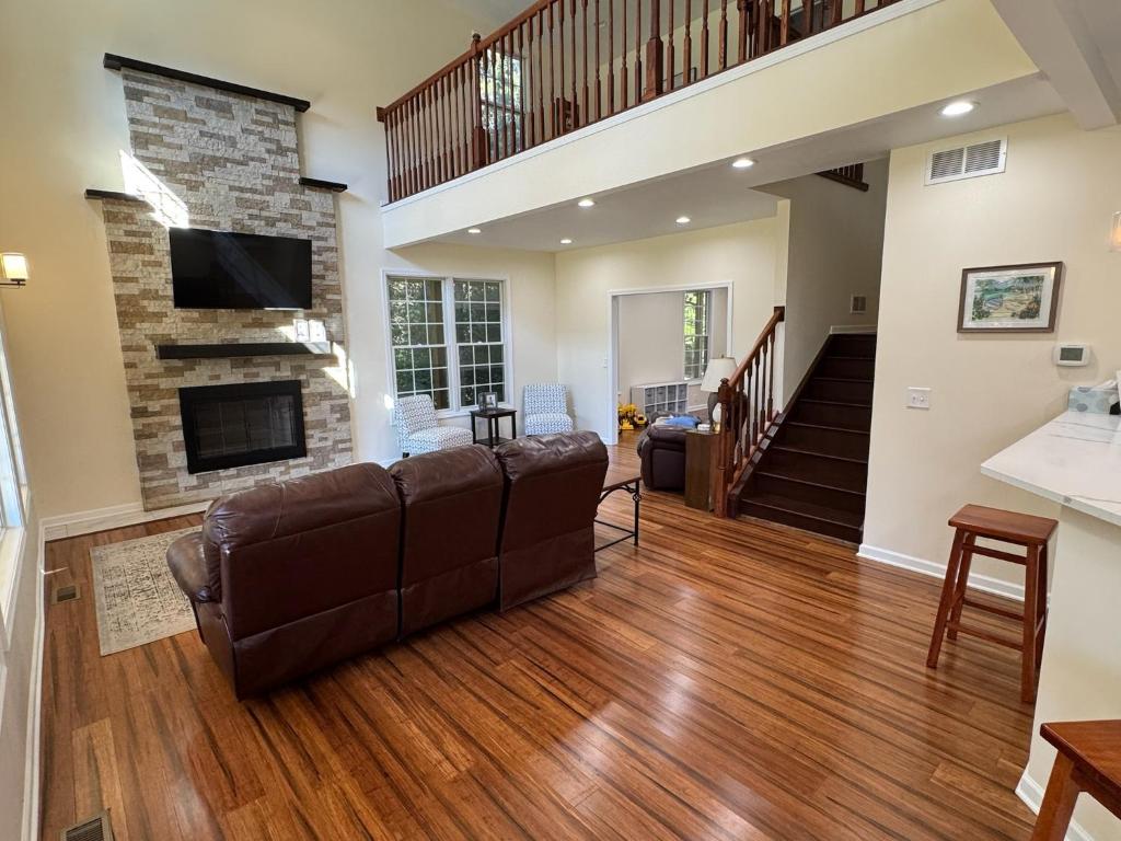 Et opholdsområde på Large Family Gathering Home on Kelleys Island