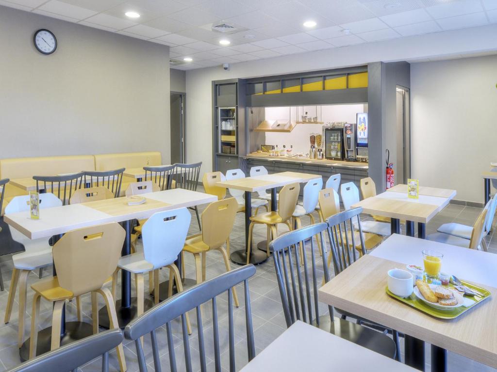 B&B HOTEL Marseille Les Ports - Resim 25