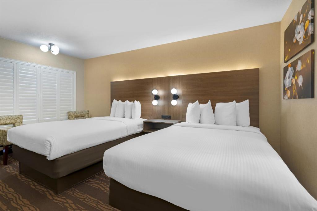 Best Western Plus Stovall's Inn photo