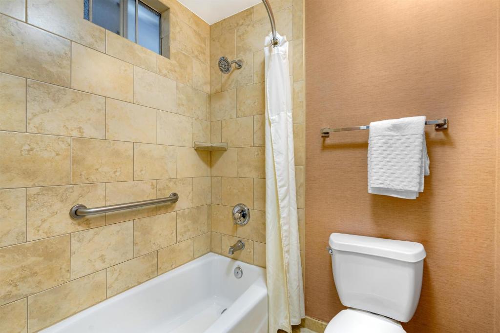 Best Western Plus Stovall's Inn photo