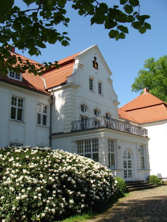 Schloss Badow - One-Bedroom Apartment