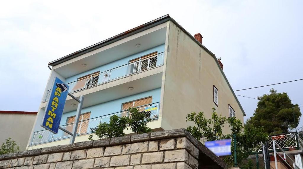 Apartments with WiFi Sibenik - 16170