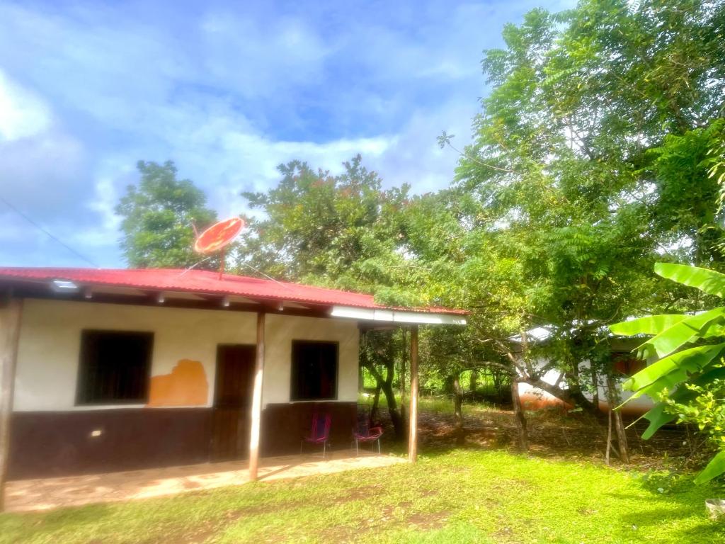 Το κτήριο όπου στεγάζεται  the country house