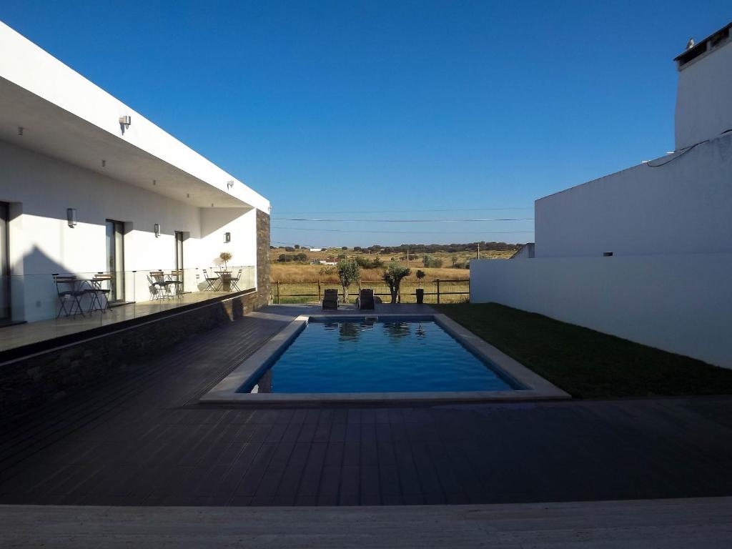Bazén v ubytování DH Country House nebo v jeho okolí