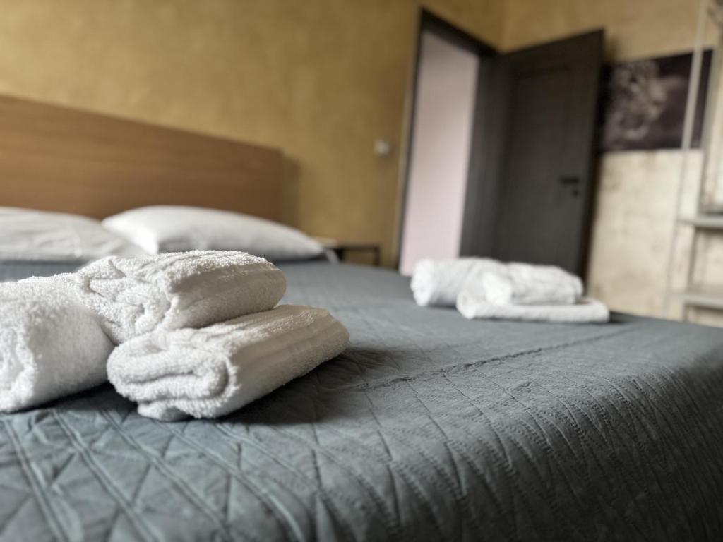 Postel nebo postele na pokoji v ubytování ACADEMY House