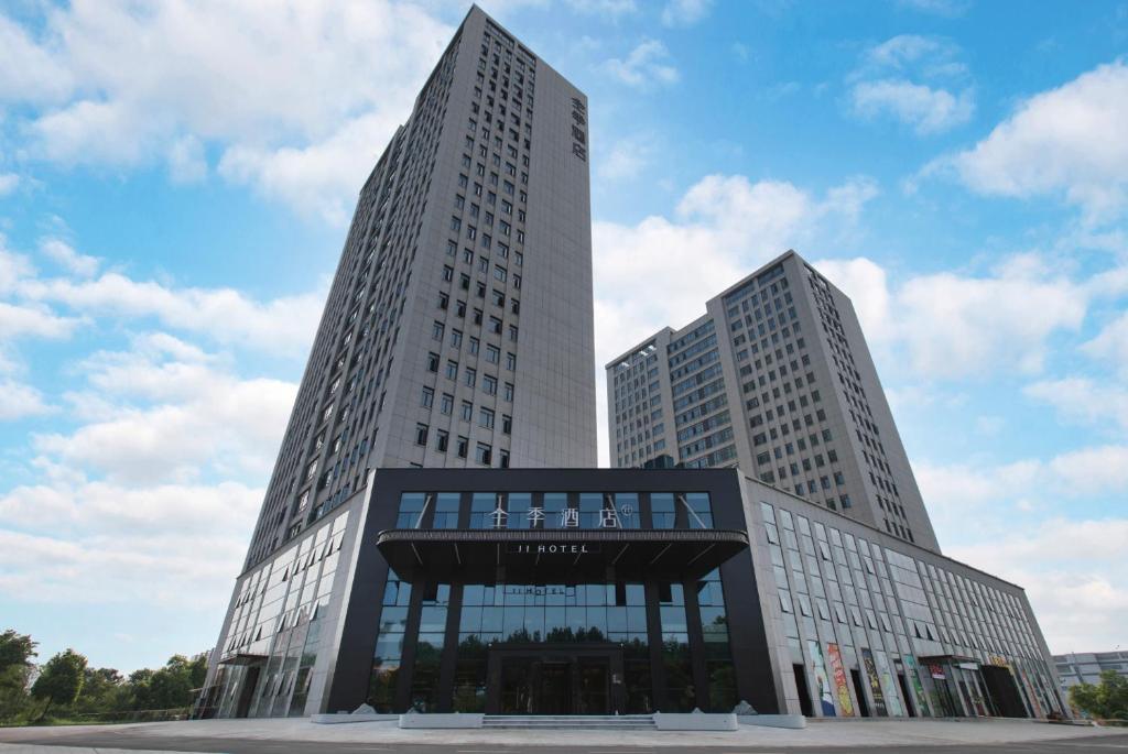 Το κτήριο όπου στεγάζεται  το ξενοδοχείο