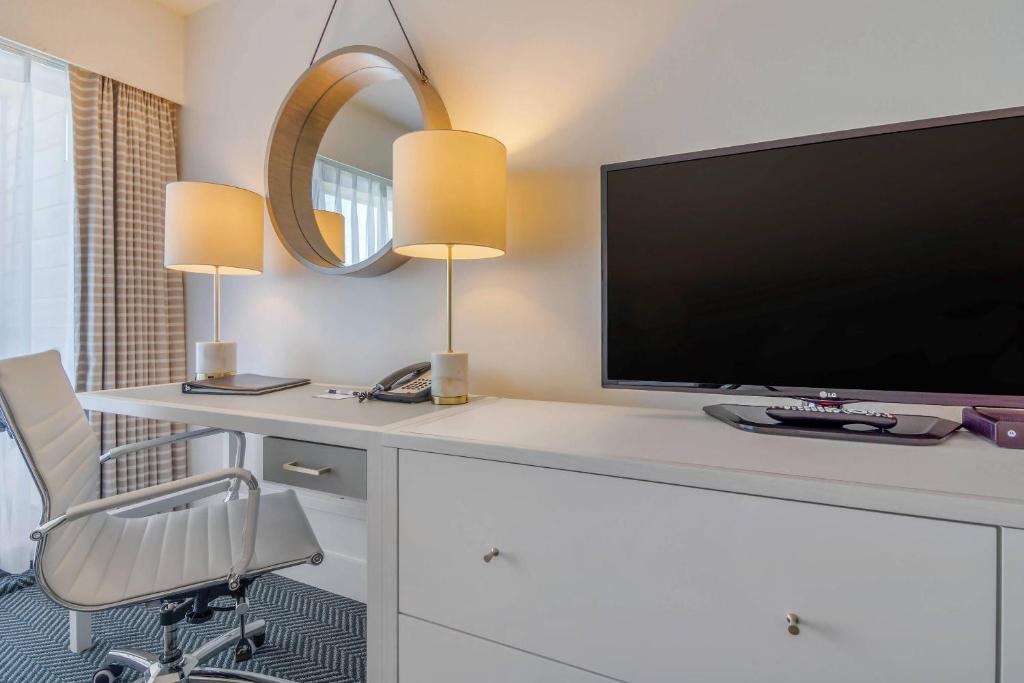 Beachfront Sustainability certification Bayside Resort, an Ascend Collection Resort - King Room With Sea View