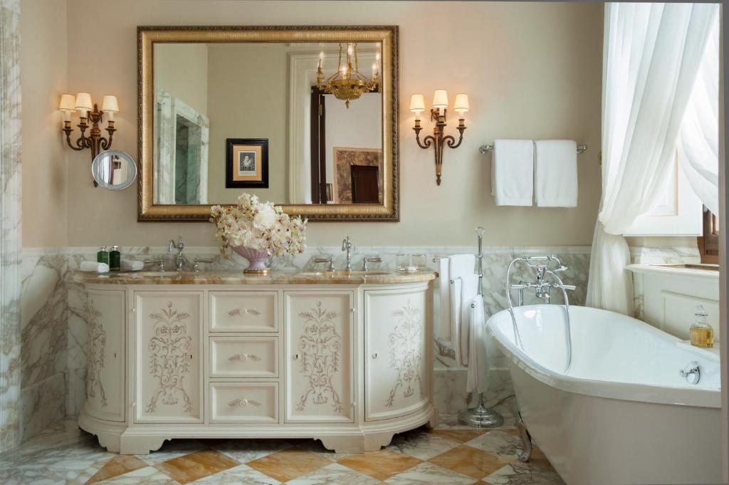 Four Seasons Hotel Firenze - Resim 18