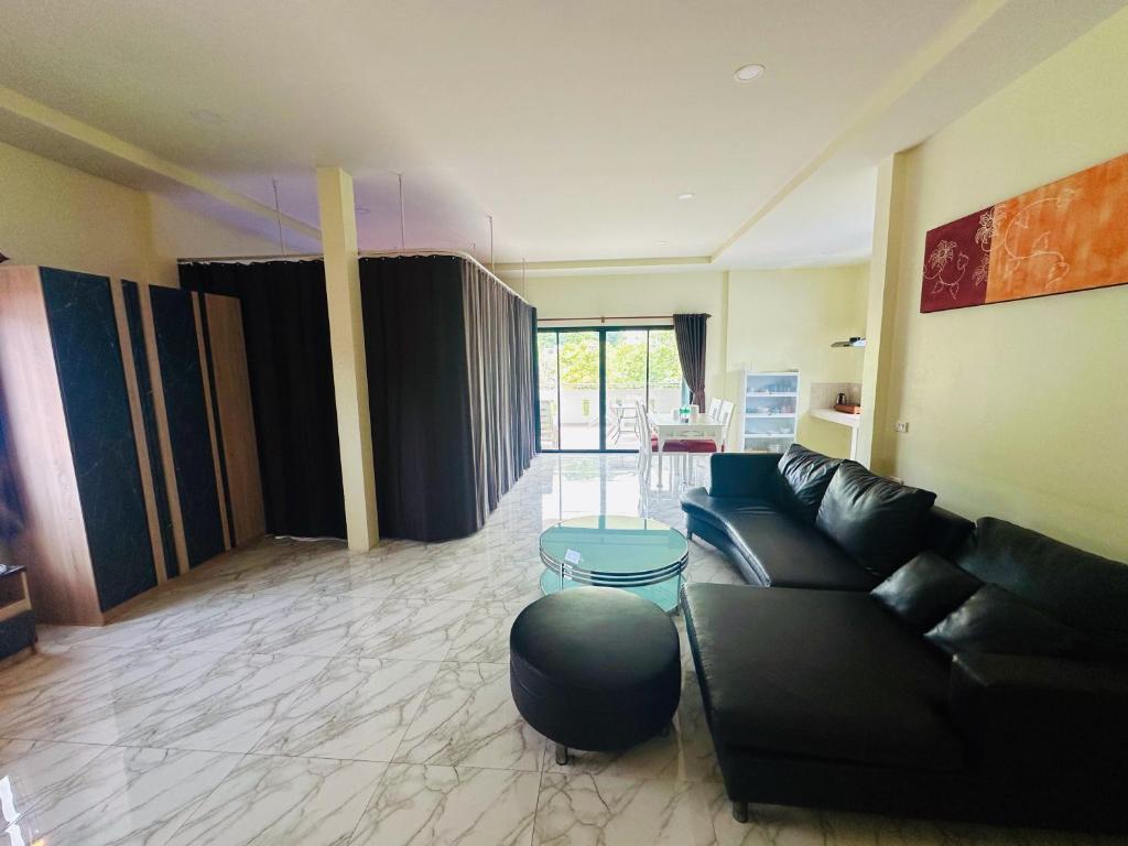 M&N Guesthouse Kata - Resim 42