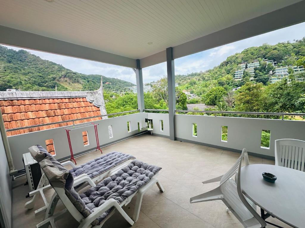 M&N Guesthouse Kata - Resim 6