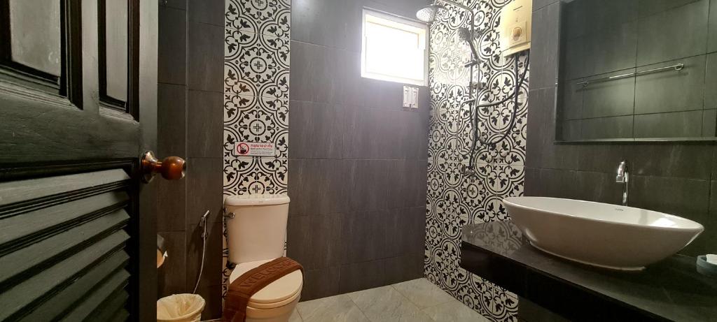 SB Living Place Hotel Phuket Town - Resim 33