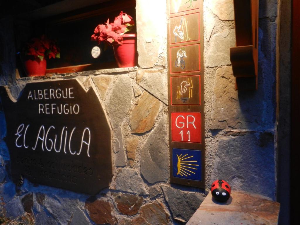 Façana o entrada de Albergue "El Aguila"