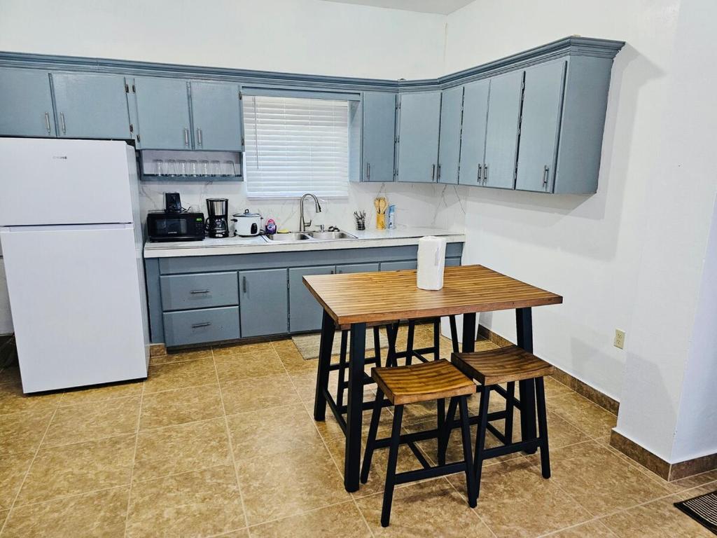 Kuchyň nebo kuchyňský kout v ubytování Pedro's Heights 1 Bedroom, 1 bathroom villa