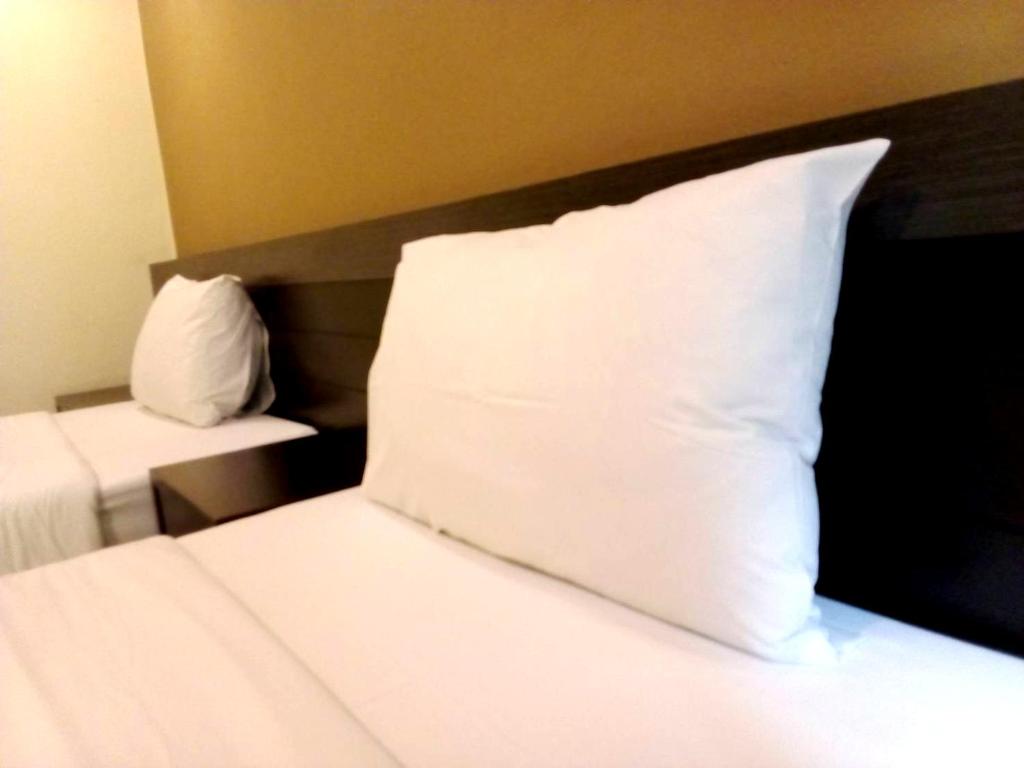 SB Living Place Hotel Phuket Town - Resim 40