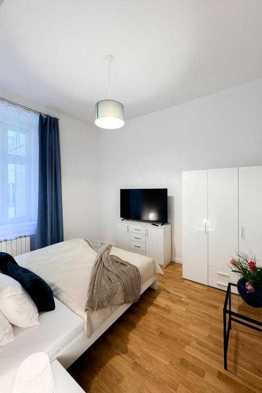 TurnKey I Wenceslas Square Apartments - 9