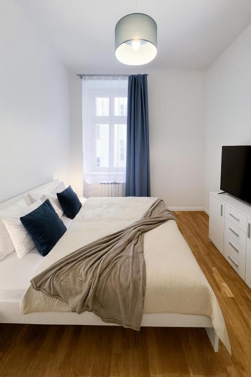 TurnKey I Wenceslas Square Apartments - 14